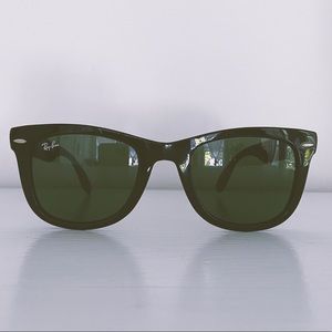 Ray-Ban 50mm Foldable Wayfarer Sunglasses w/ case